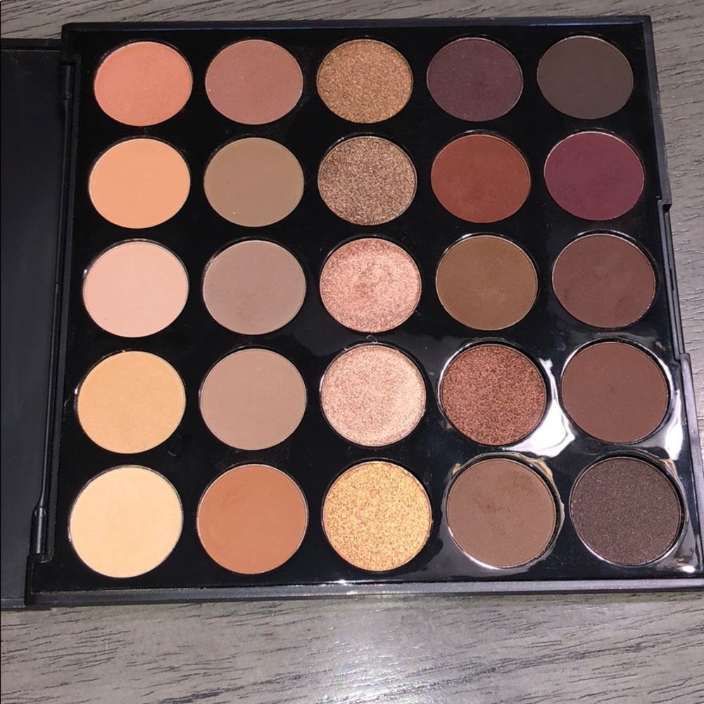 Morphe 25b eyeshadow palette